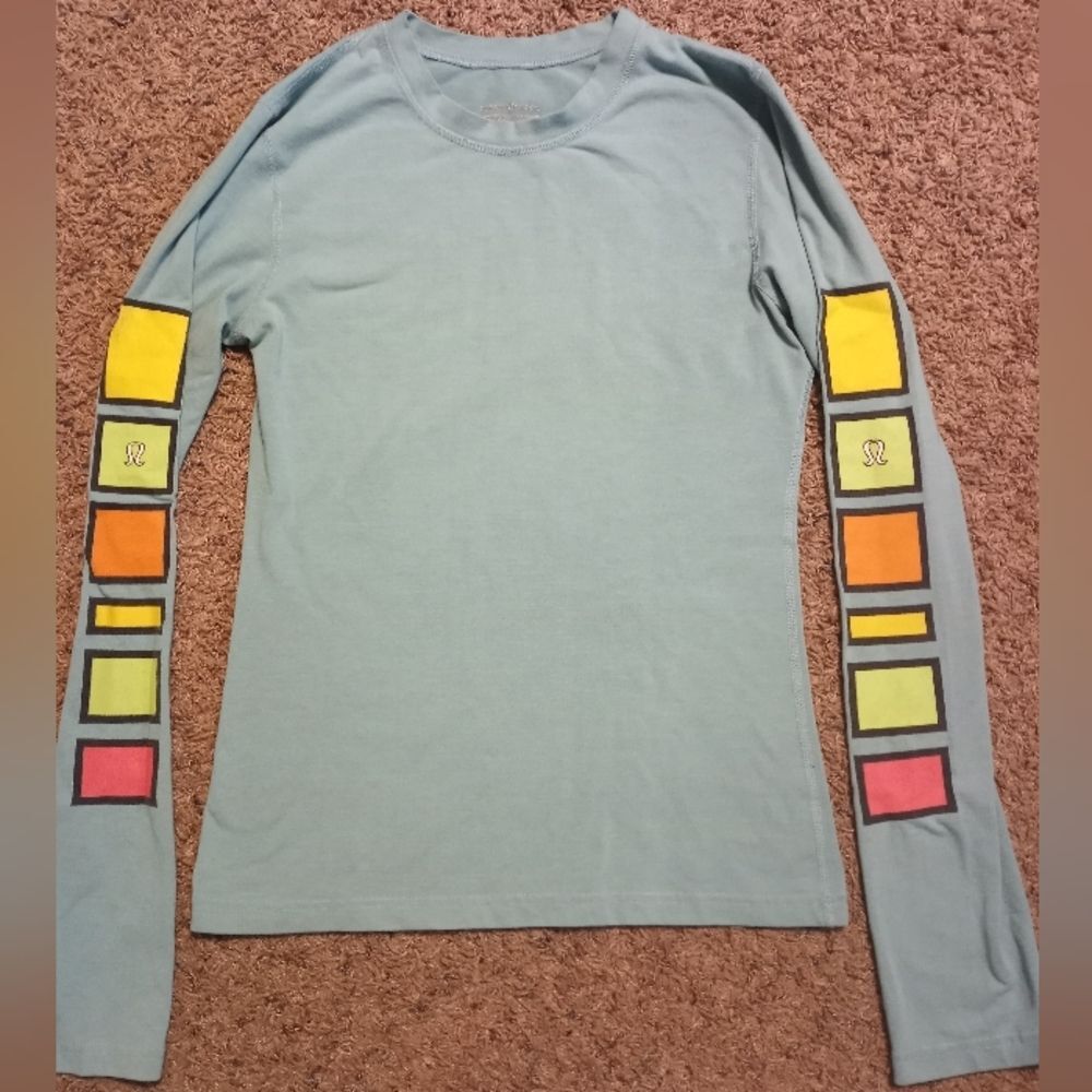 Lululemon womans long sleeve shirt